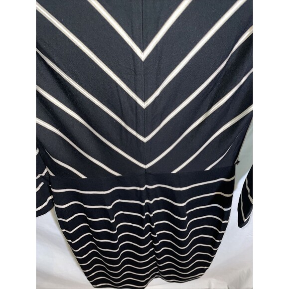 White House Black Market V Neck Dress Women’s Size 10 Black Striped Zip Back NWT - Picture 12 of 12
